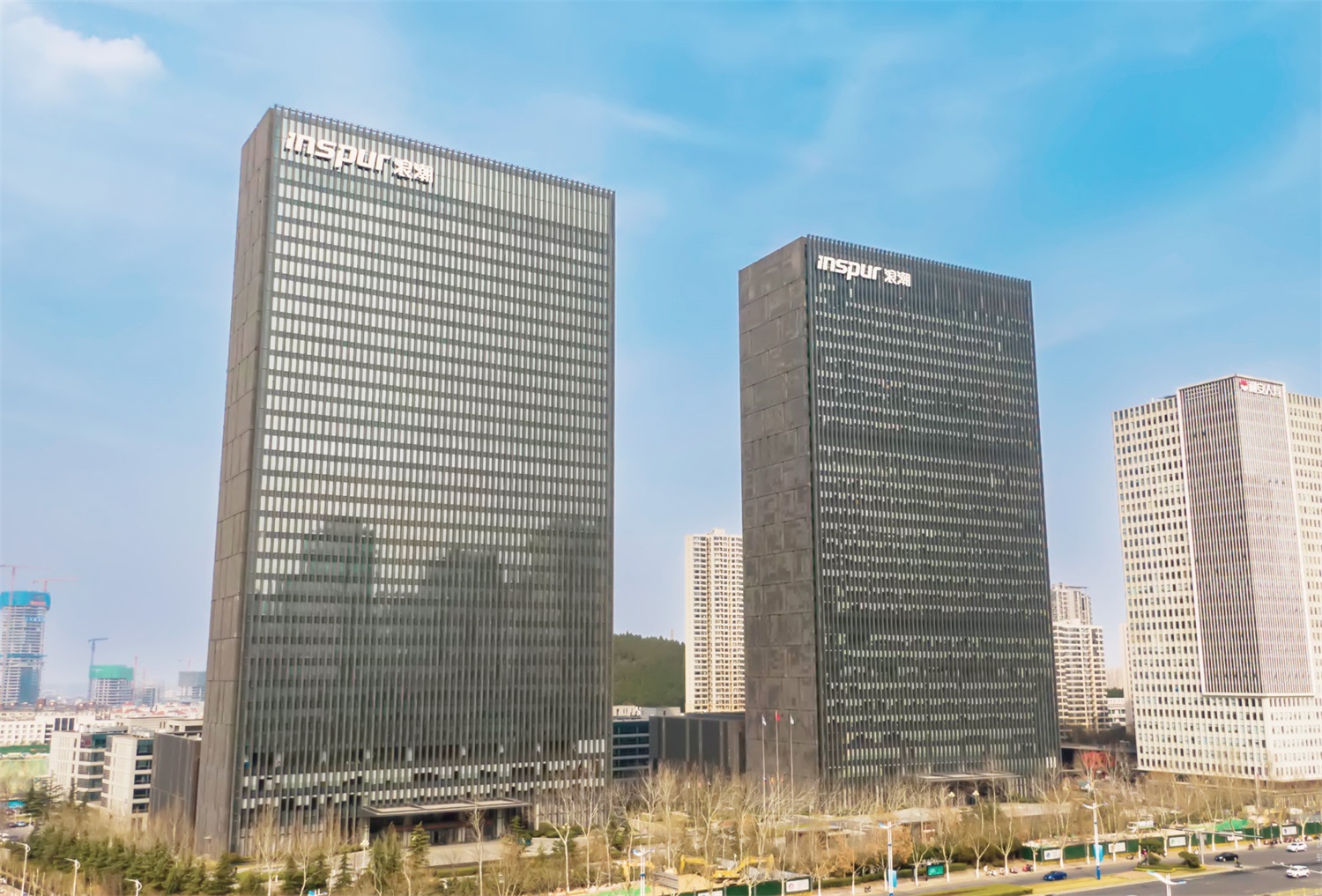 浪潮集團(tuán)地下車庫(kù)金剛砂耐磨地坪